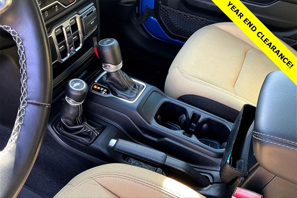 Used 2022 Jeep Wrangler Unlimited Sahara w/ Cold Weather Group image 15