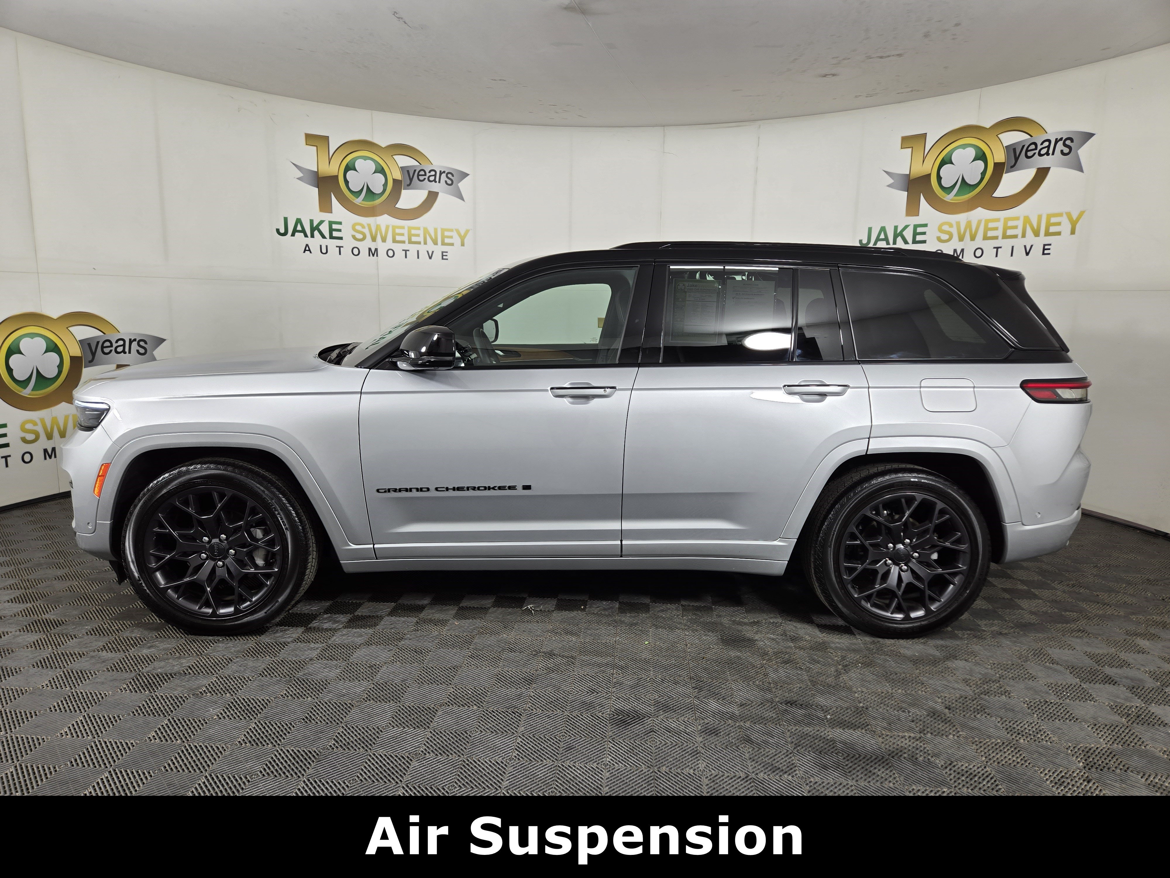 Certified 2024 Jeep Grand Cherokee Summit AWD/4WD image 6
