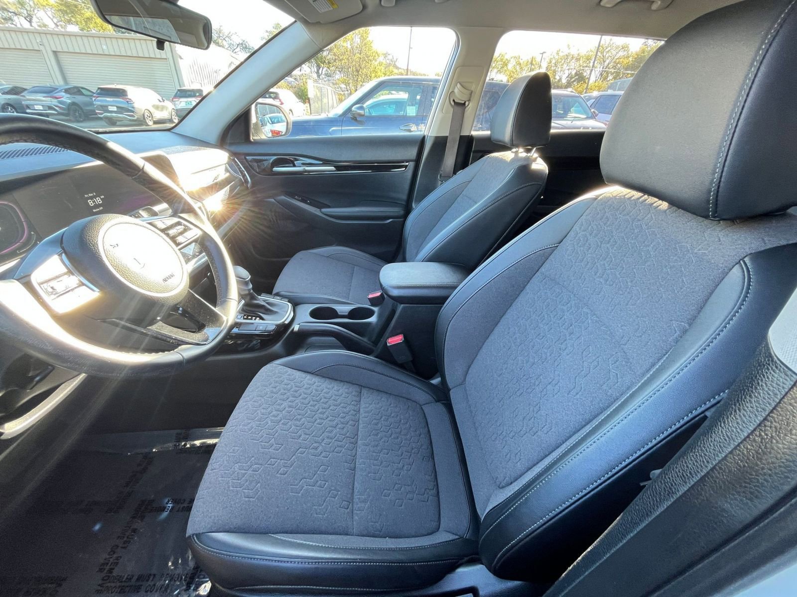 Used 2025 Kia Seltos S FWD image 27