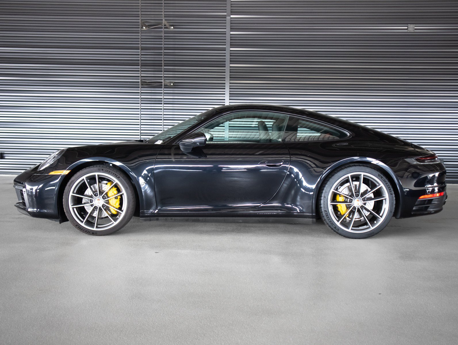 Used 2022 Porsche 911 Carrera w/ Premium Package RWD image 2