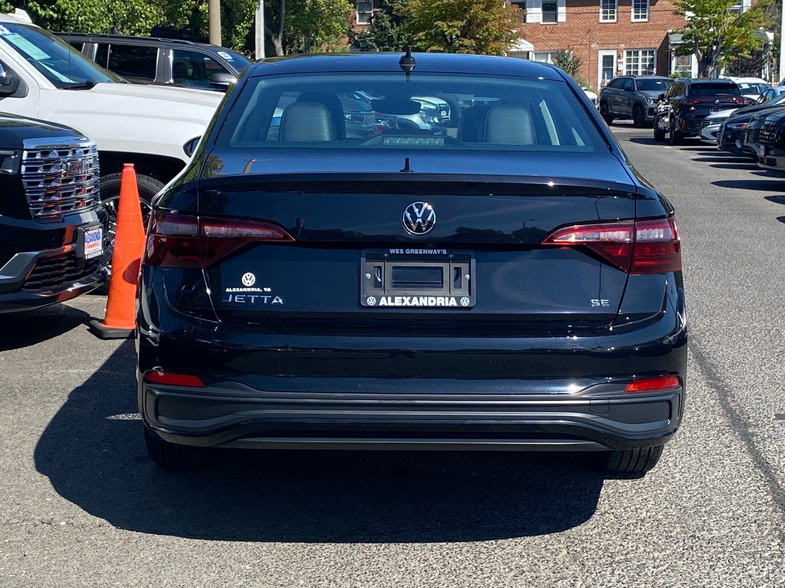Certified 2023 Volkswagen Jetta SE w/ Panoramic Sunroof Package FWD image 4
