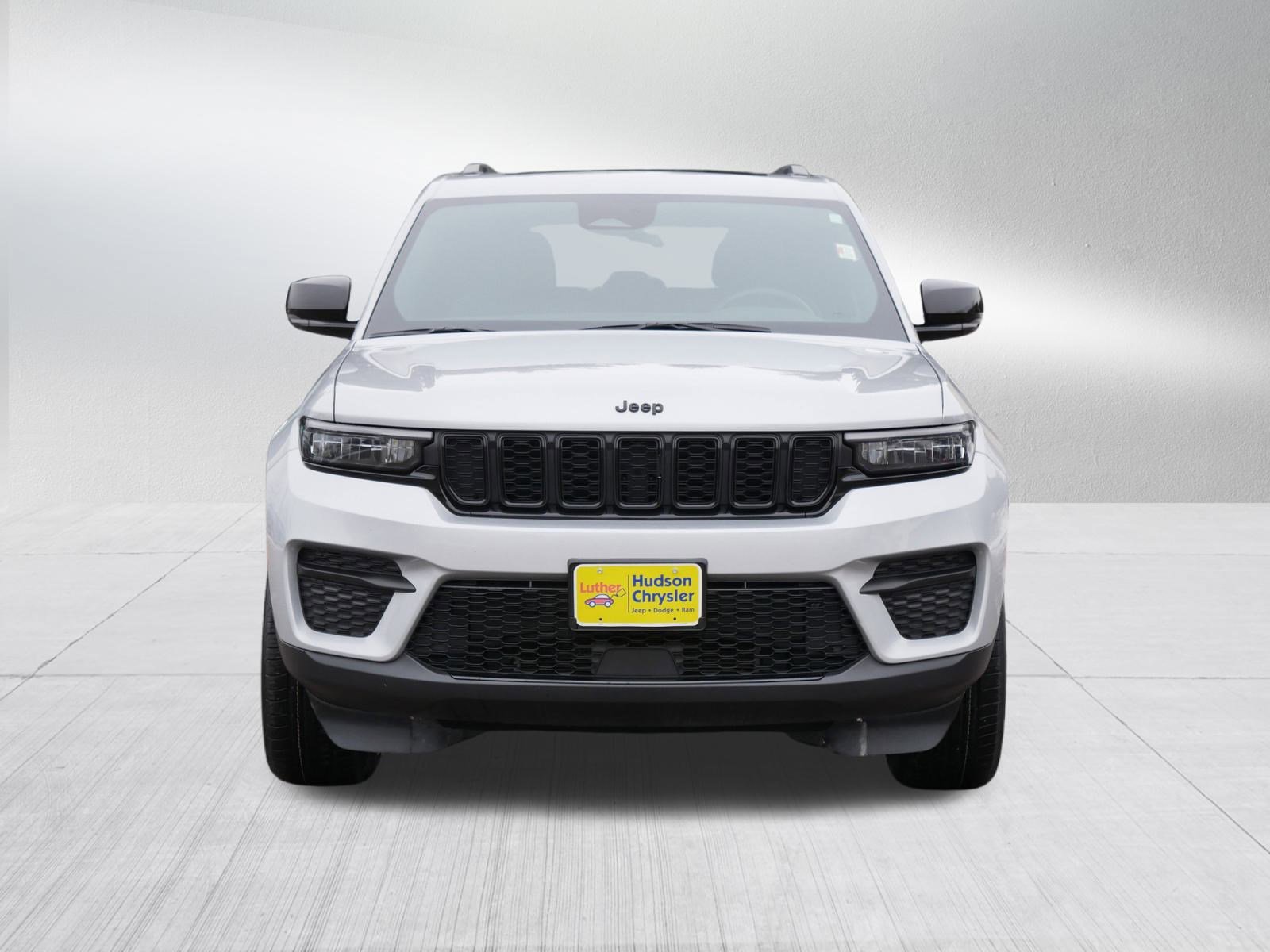 Used 2024 Jeep Grand Cherokee Altitude video 2