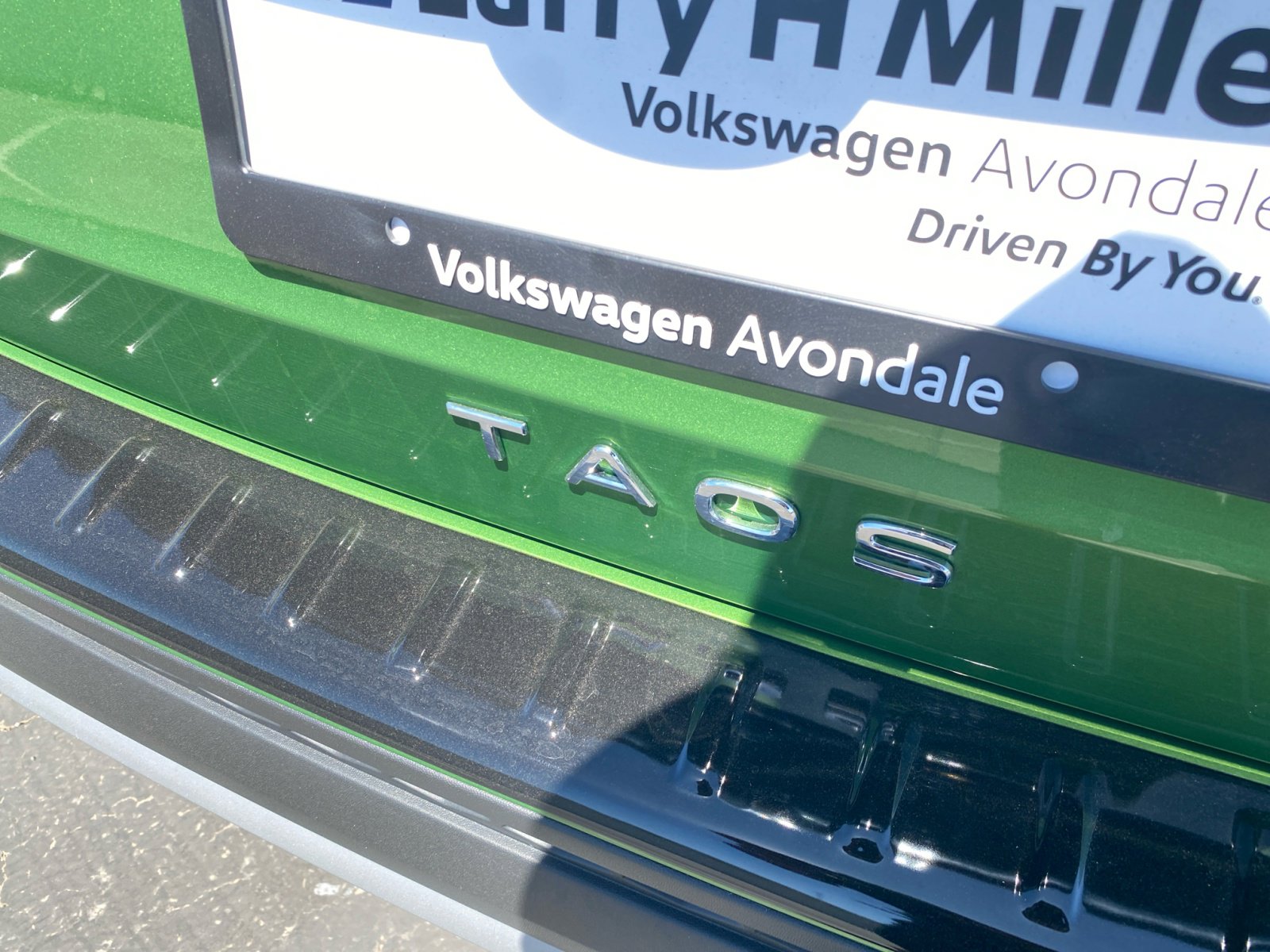 New 2025 Volkswagen Taos SE image 22