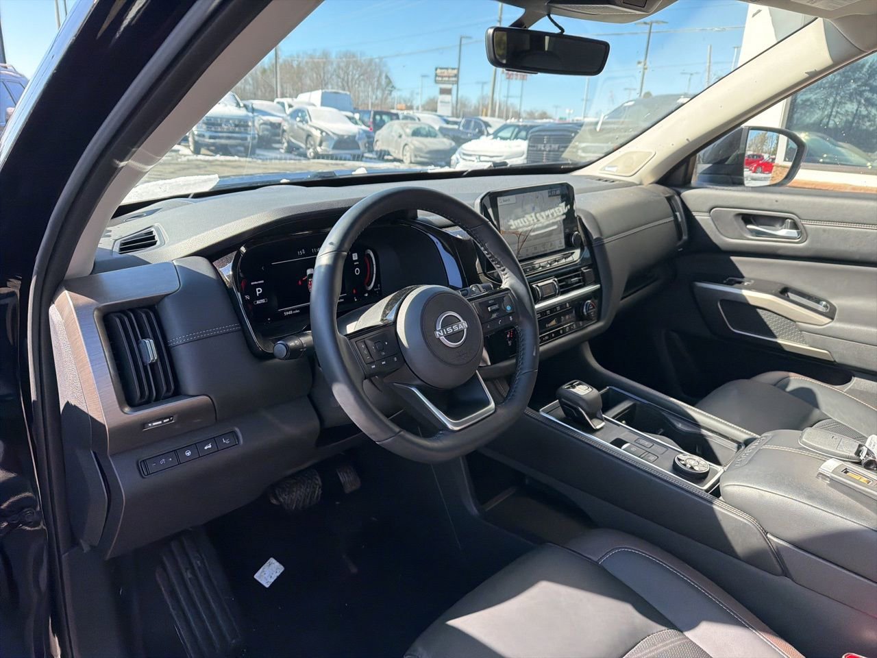 Used 2024 Nissan Pathfinder Platinum w/ Cargo Package image 4