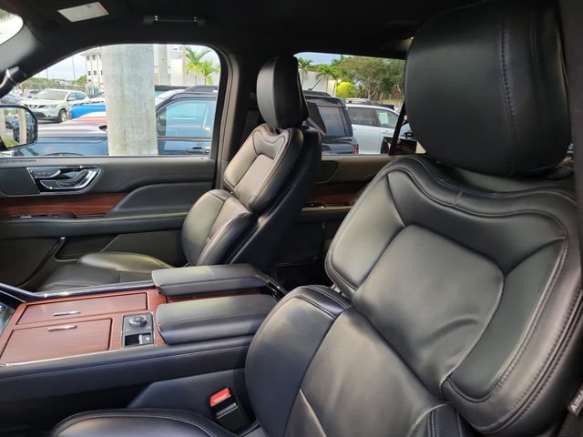 Used 2024 Lincoln Navigator Premiere AWD/4WD image 9