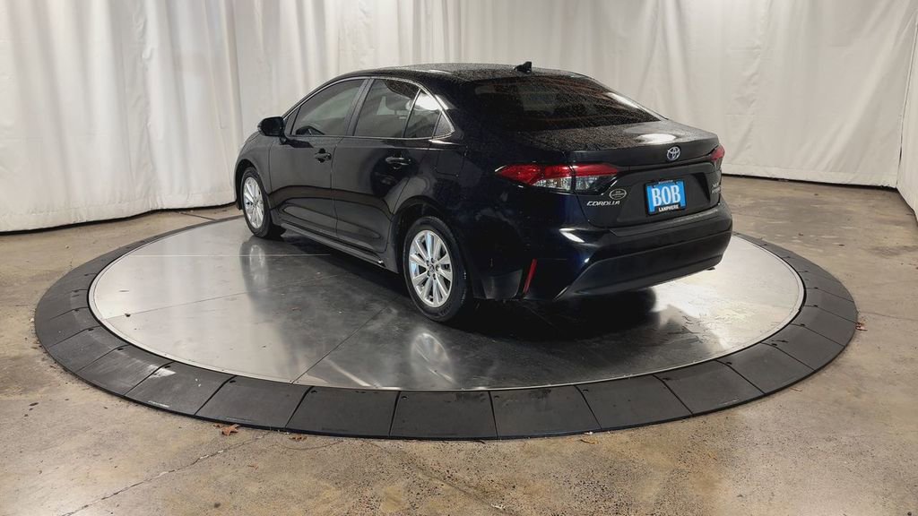 Used 2024 Toyota Corolla XLE image 8