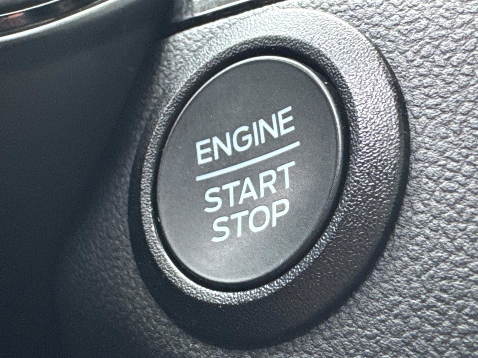 Used 2025 Ford Escape ST-Line Select AWD/4WD image 37