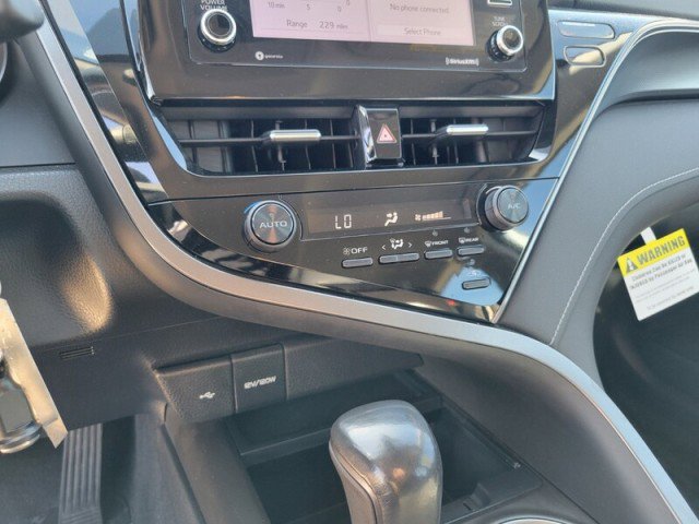 Used 2021 Toyota Camry SE image 17