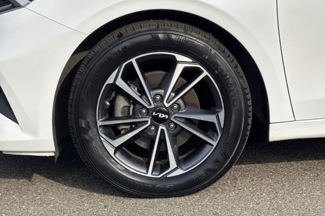Certified 2022 Kia Forte LXS FWD image 32