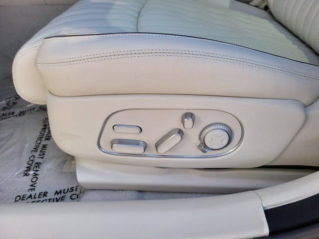 Used 2025 Genesis G90 3.5T image 19