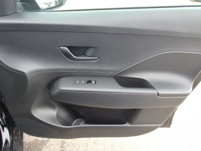 New 2026 Hyundai Kona SE image 17