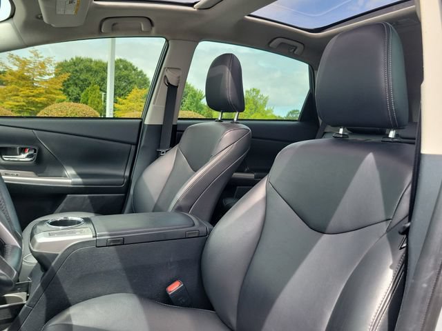 Used 2017 Toyota Prius V Five w/ Advanced Technology Package FWD image 13