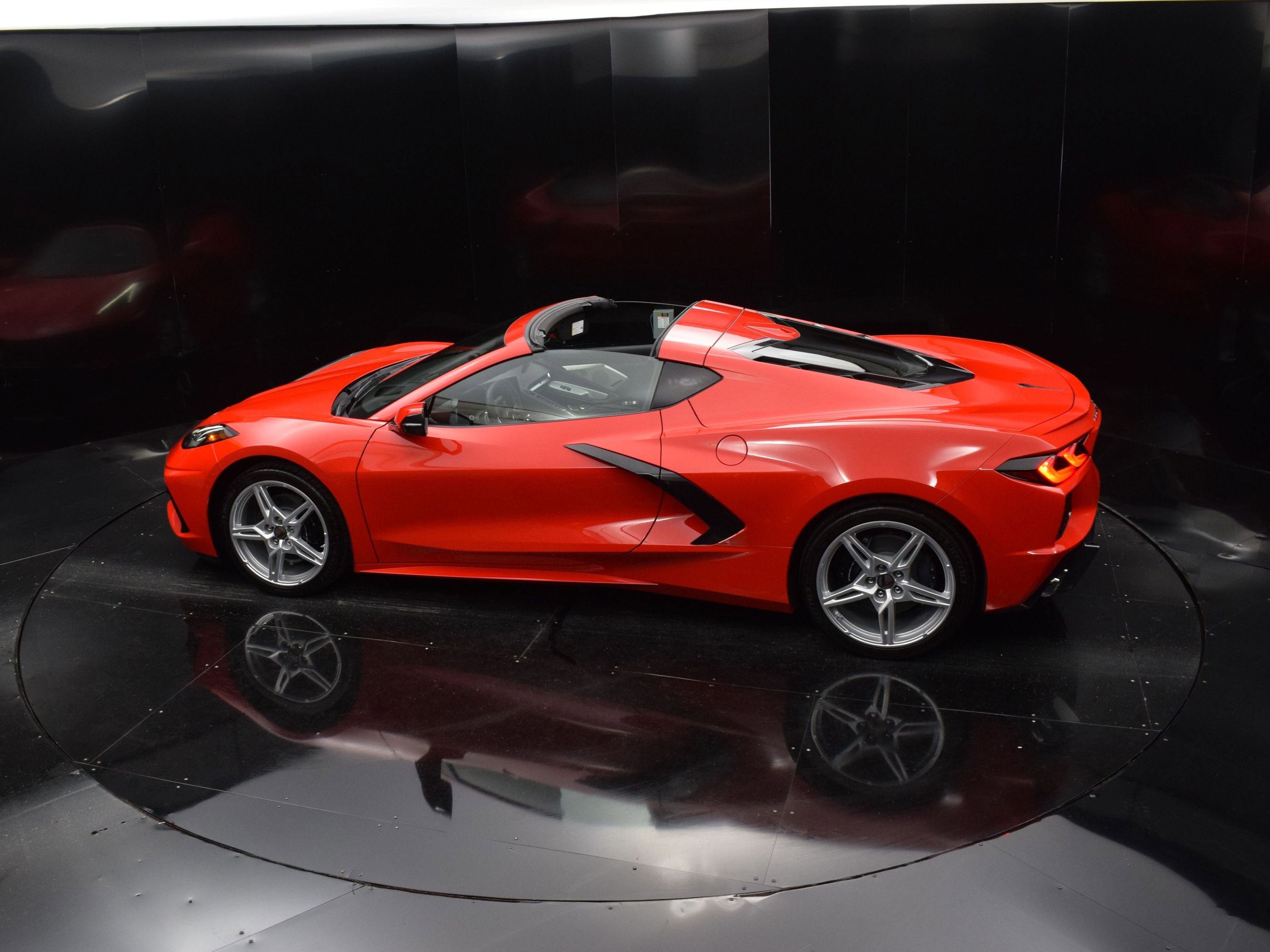 Used 2024 Chevrolet Corvette Stingray Preferred Cpe w/ 2LT image 26