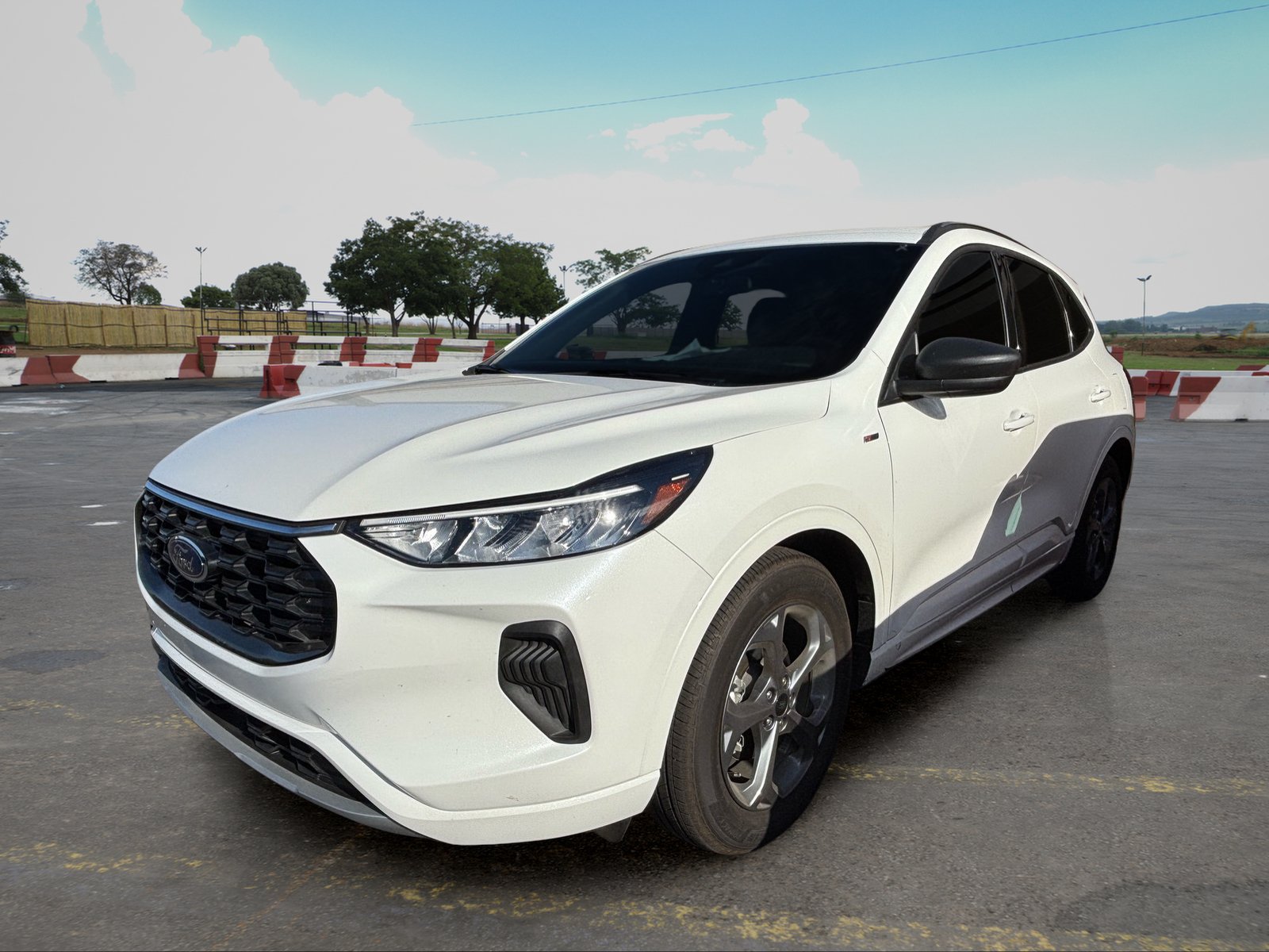 Used 2024 Ford Escape ST-Line w/ Tech Pack #1 FWD image 5
