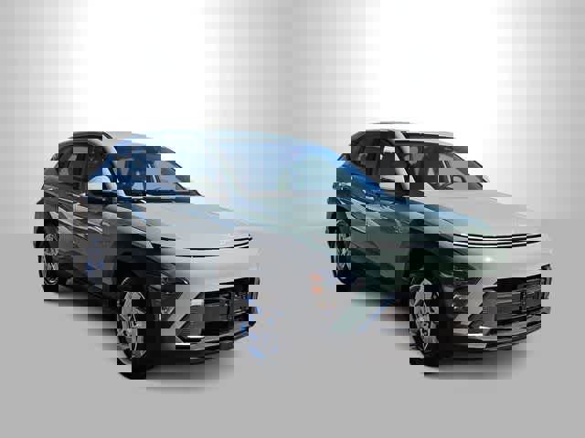 Certified 2025 Hyundai Kona SE image 2