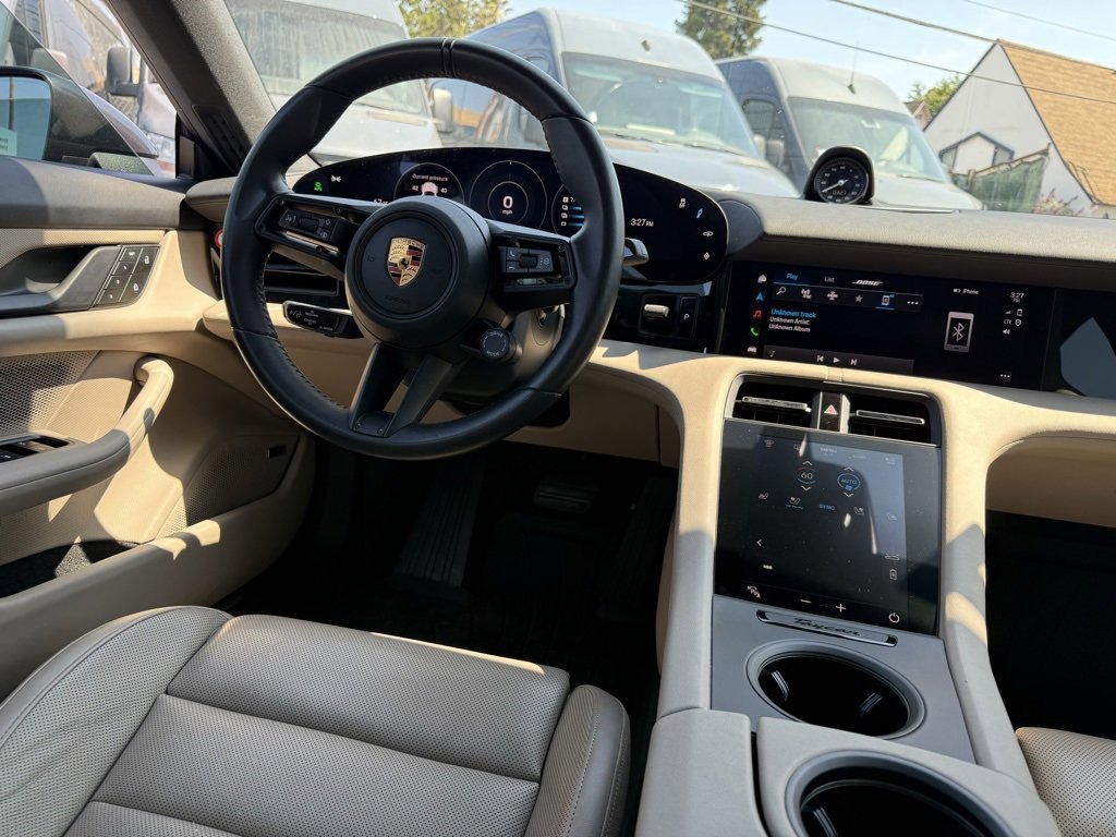 Used 2022 Porsche Taycan 4S image 17