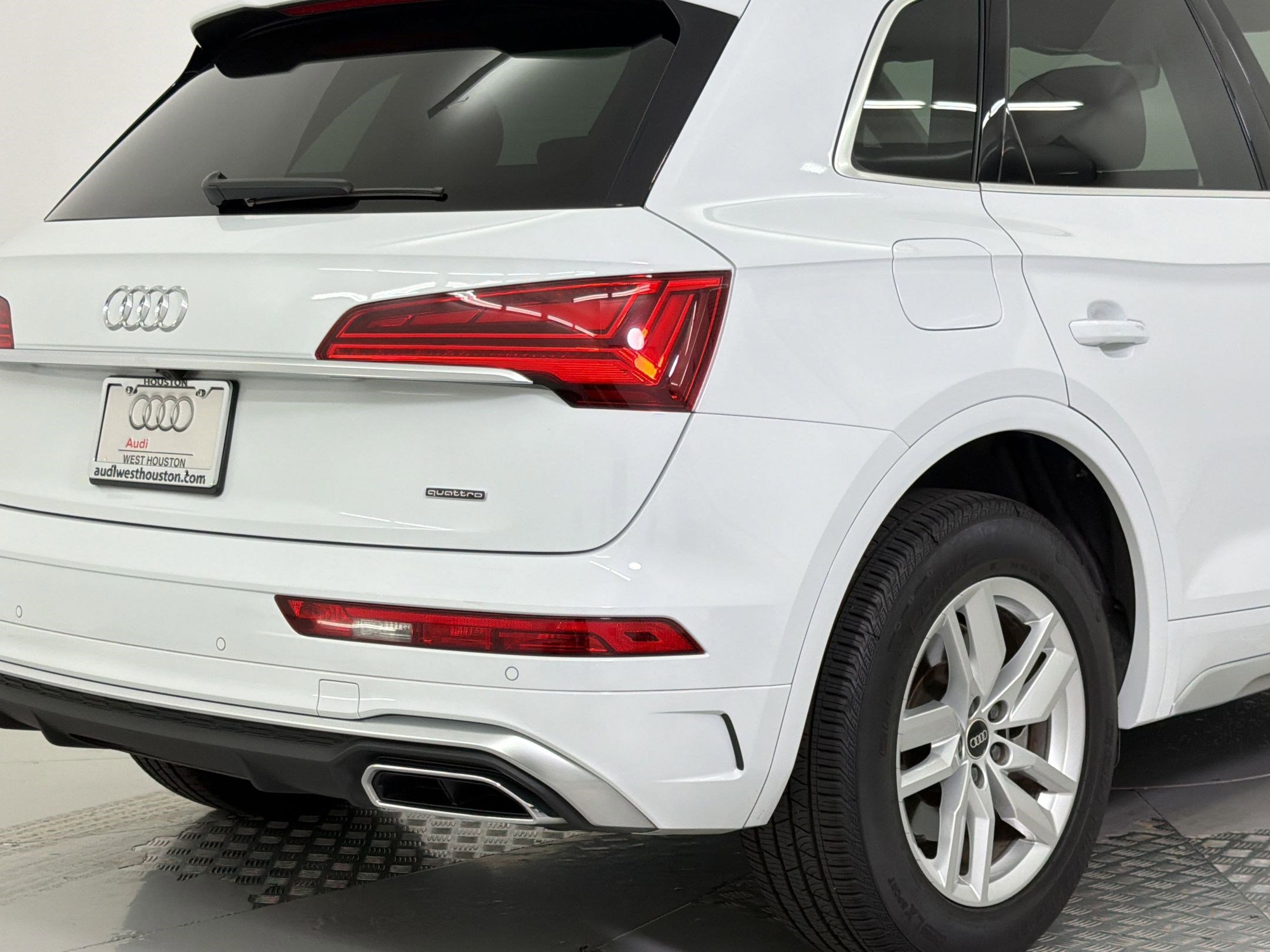 Used 2023 Audi Q5 2.0T Premium w/ Convenience Package AWD/4WD image 25