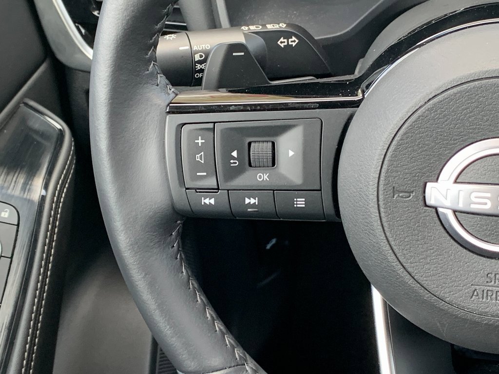 Used 2023 Nissan Rogue SL w/ SL Premium Package image 13