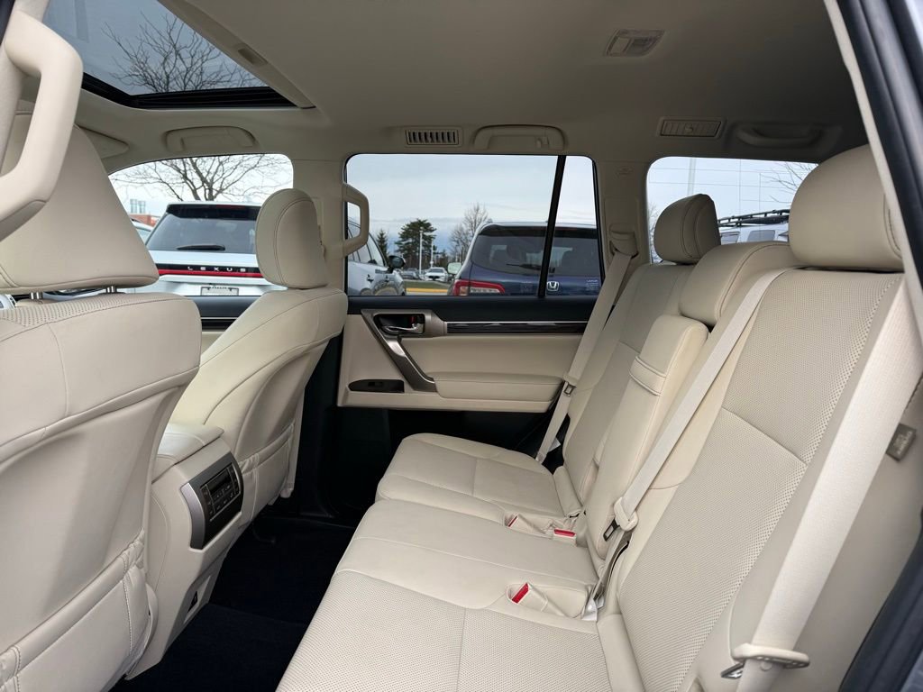 Used 2021 Lexus GX 460 Premium w/ Premium Package image 15