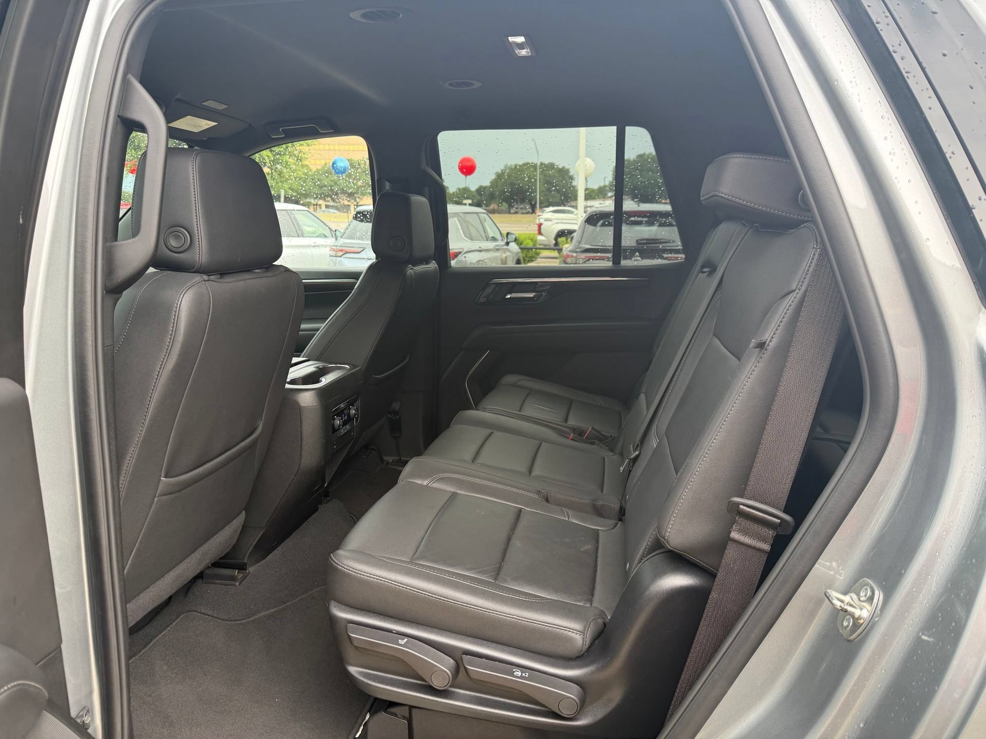 Used 2025 Chevrolet Tahoe Z71 AWD/4WD image 5