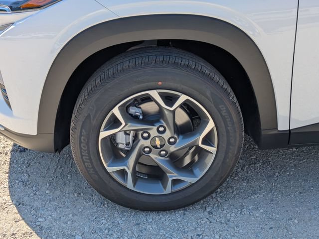 New 2026 Chevrolet Trax LT w/ Driver Confidence Package FWD image 7