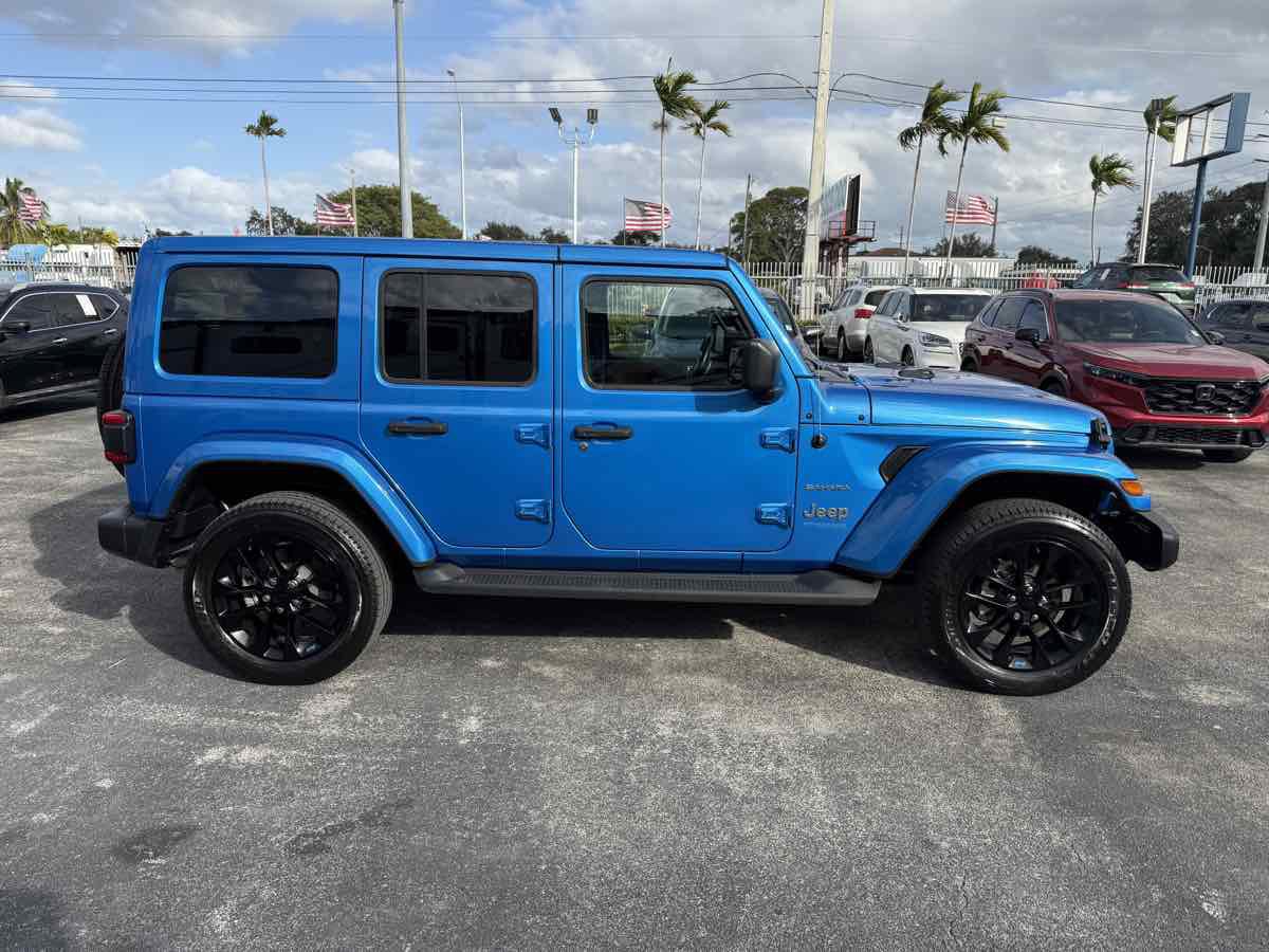 Used 2022 Jeep Wrangler Unlimited Sahara 4xe image 9