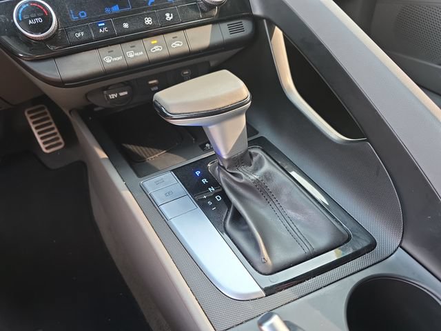 Used 2025 Hyundai Elantra Sport FWD image 28