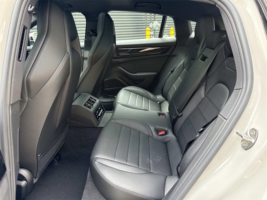 New 2025 Porsche Panamera 4 image 8