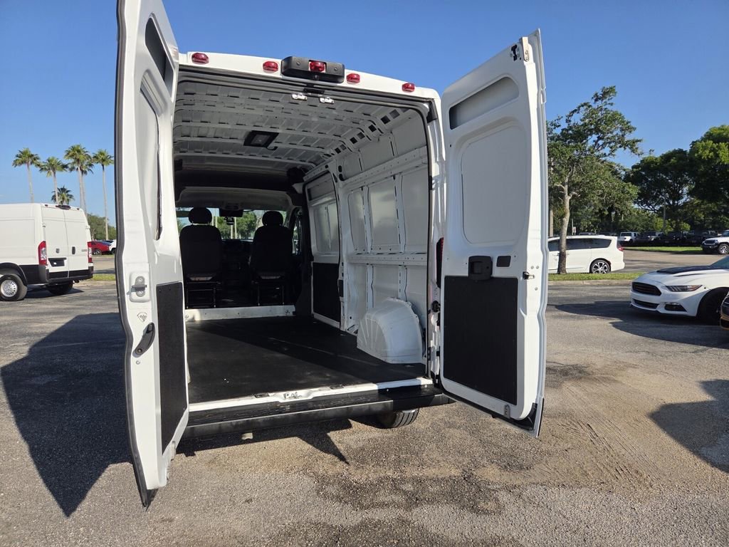 Used 2025 RAM ProMaster 2500 w/ Convenience Group FWD image 25