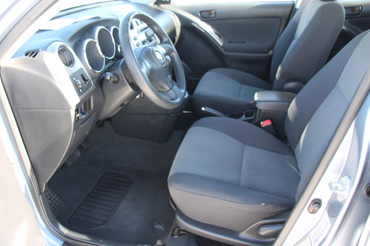 Used 2004 Toyota Matrix image 11