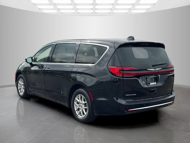 Certified 2025 Chrysler Pacifica Select FWD image 5