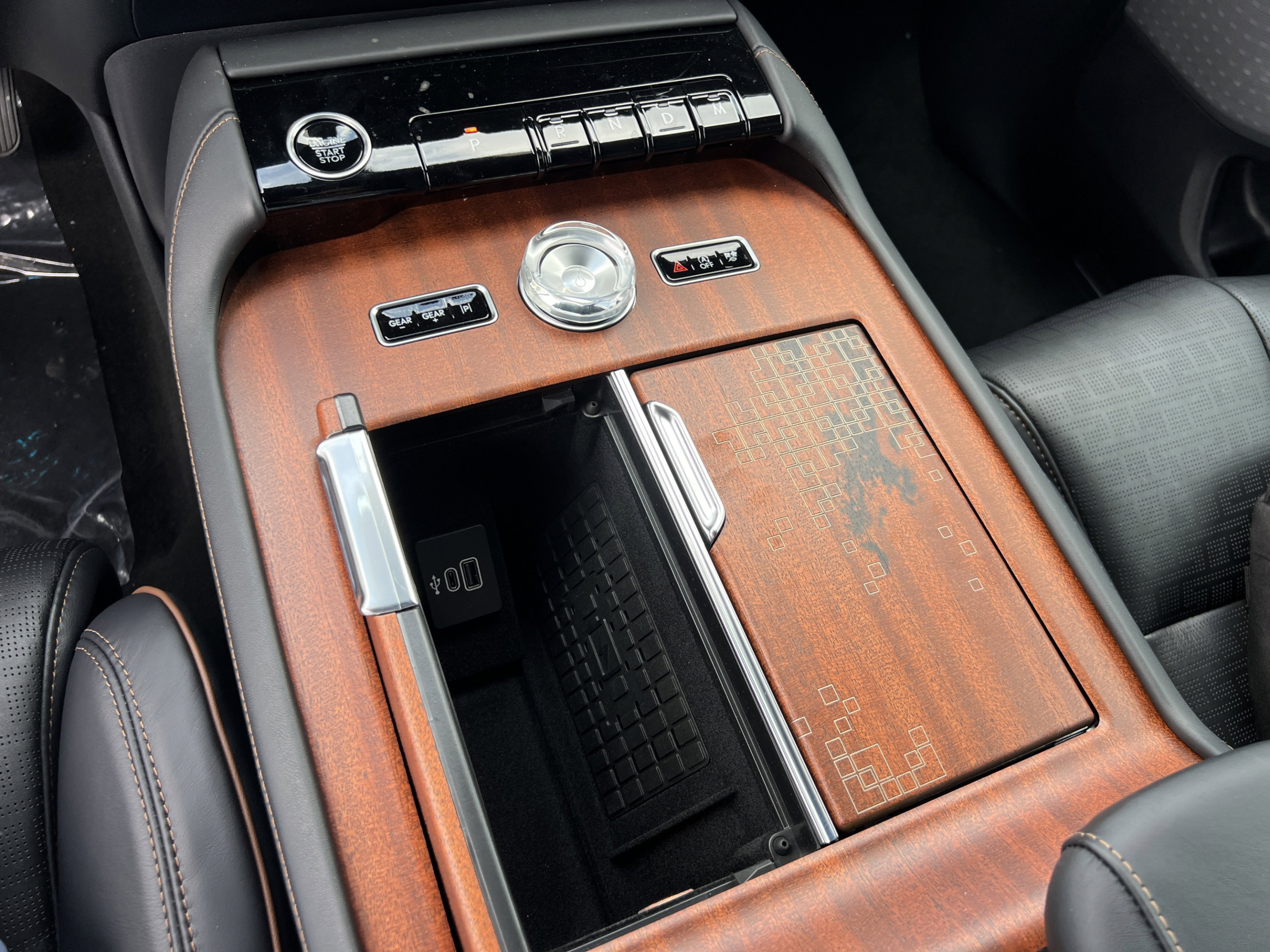 New 2026 Lincoln Navigator Black Label AWD/4WD image 16