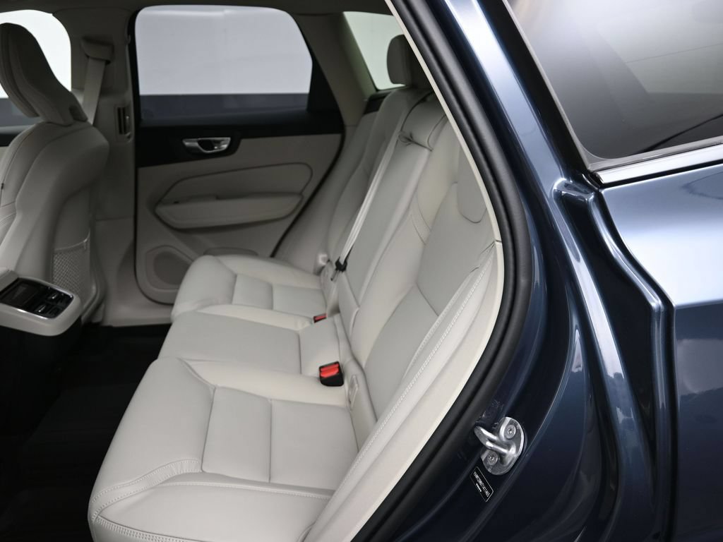 New 2026 Volvo XC60 B5 Ultra w/ Climate Package AWD/4WD image 14