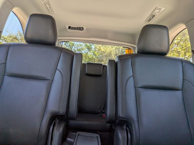 Used 2017 Toyota Highlander XLE image 17