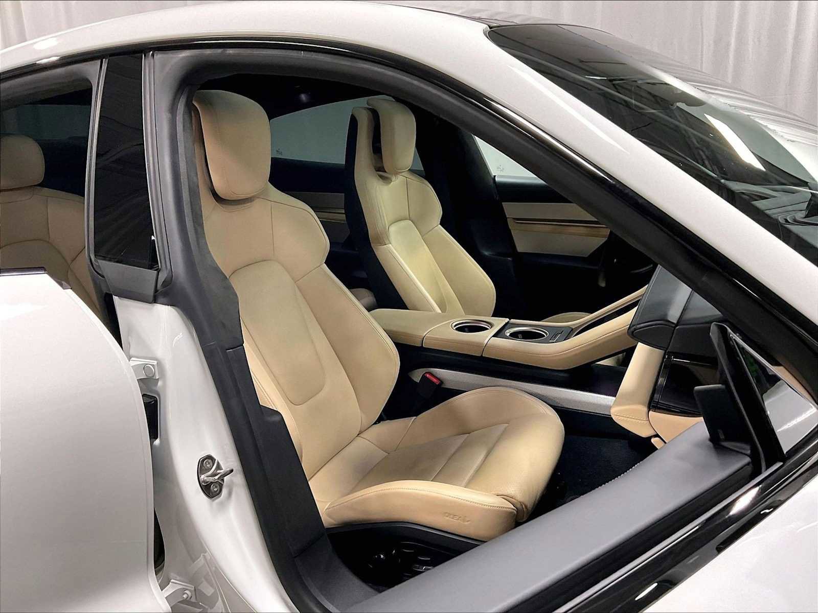 Used 2020 Porsche Taycan Turbo S AWD/4WD image 29