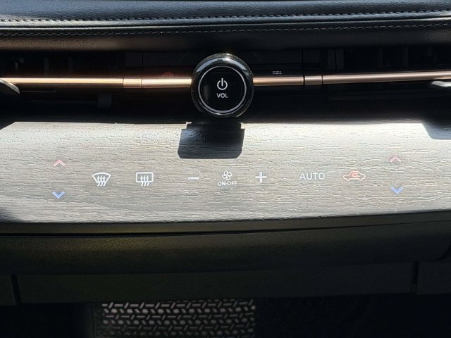 Used 2024 Nissan Ariya AWD image 22