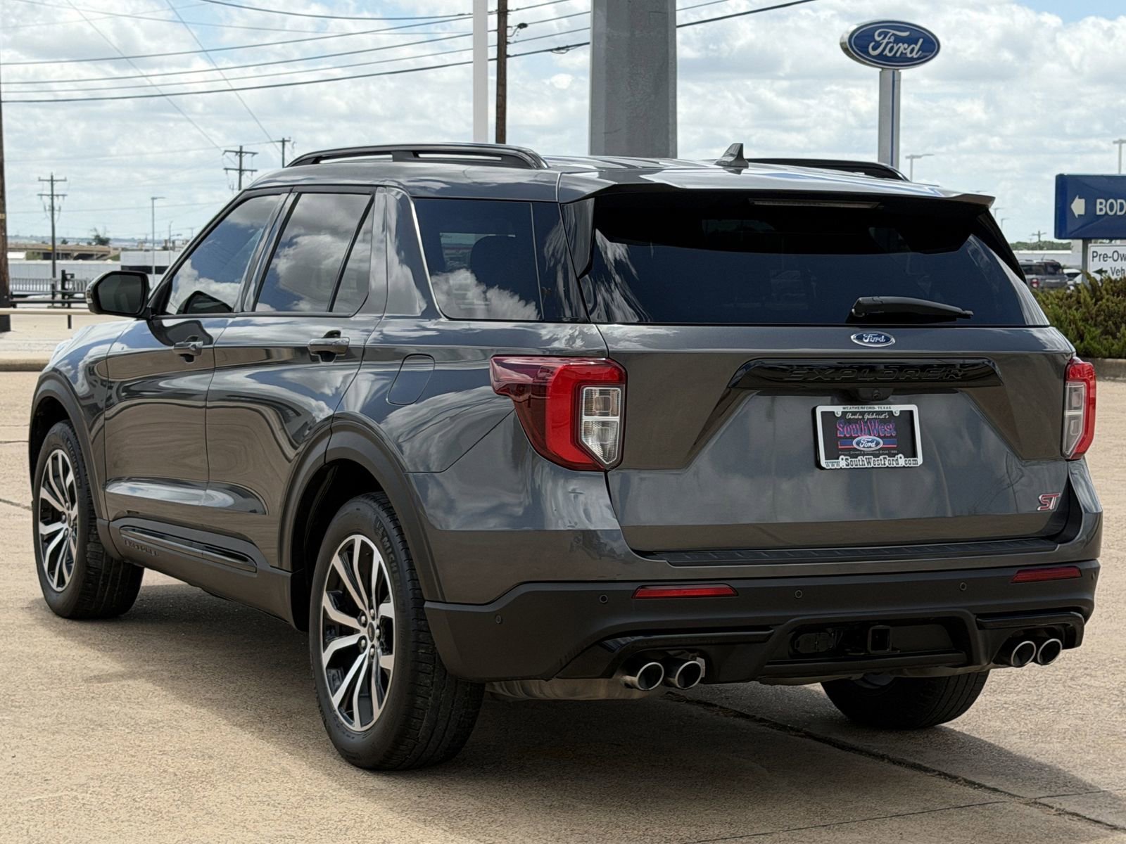 Used 2020 Ford Explorer ST w/ Premium Technology Package AWD/4WD image 6