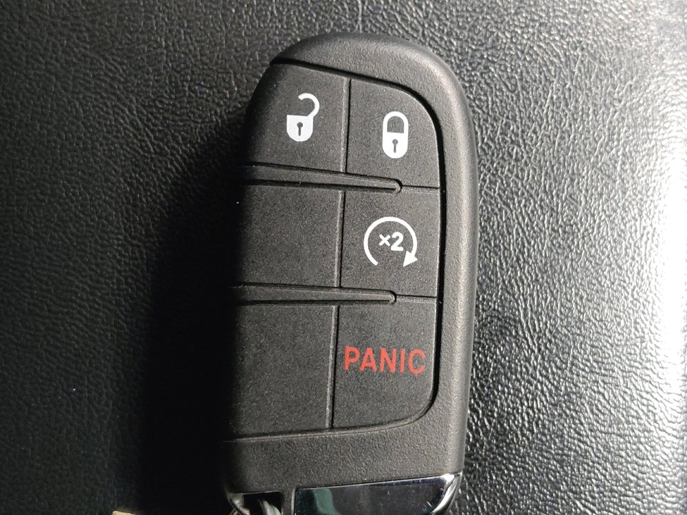 Used 2018 Jeep Compass Latitude w/ Cold Weather Group image 32