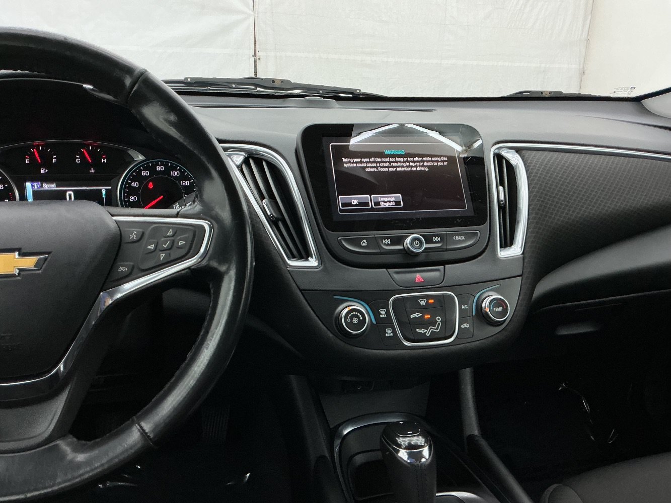 Used 2018 Chevrolet Malibu LT FWD image 33