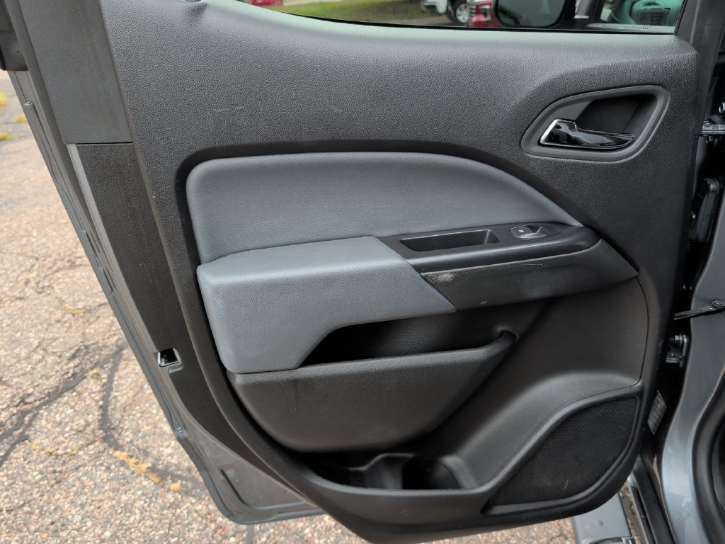 Used 2019 Chevrolet Colorado Z71 AWD/4WD image 30