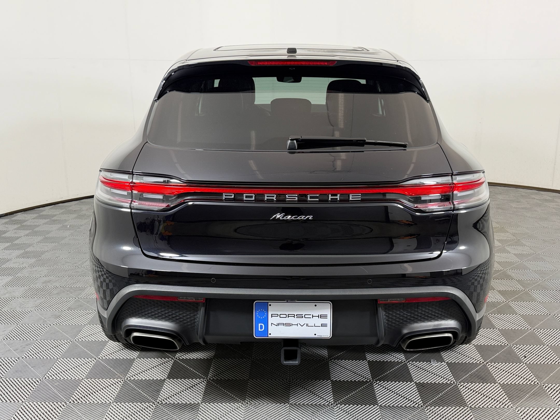 Used 2026 Porsche Macan AWD/4WD image 11