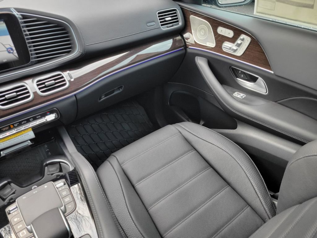New 2026 Mercedes-Benz GLS 580 4MATIC image 15