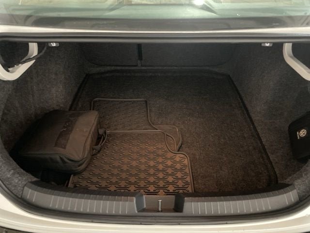 Certified 2024 Volkswagen Jetta SE w/ Panoramic Sunroof Package FWD image 9