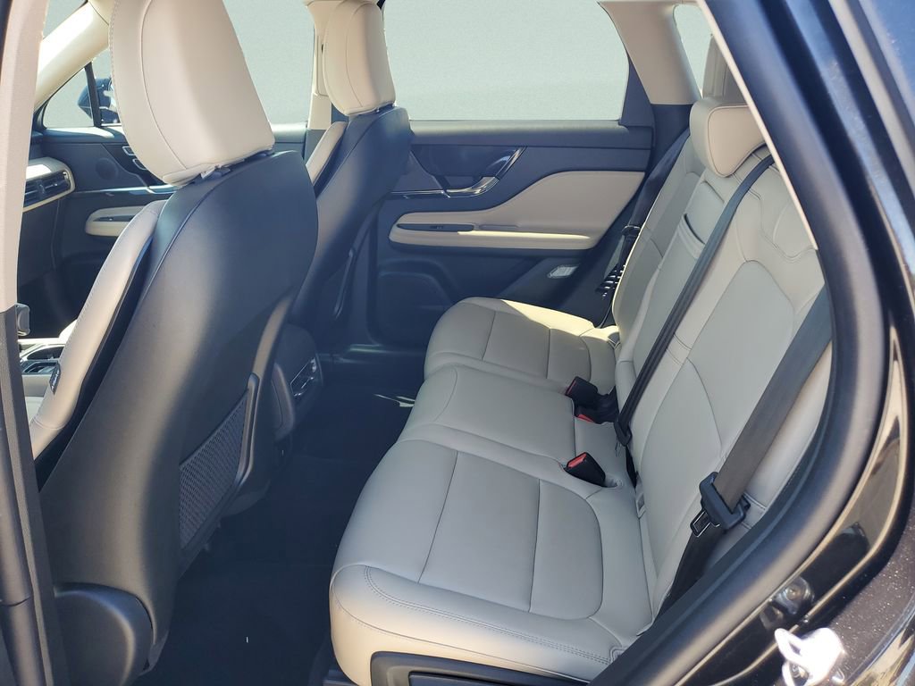 Used 2025 Lincoln Corsair FWD image 10
