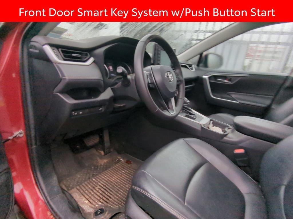 Used 2020 Toyota RAV4 XLE Premium FWD image 7
