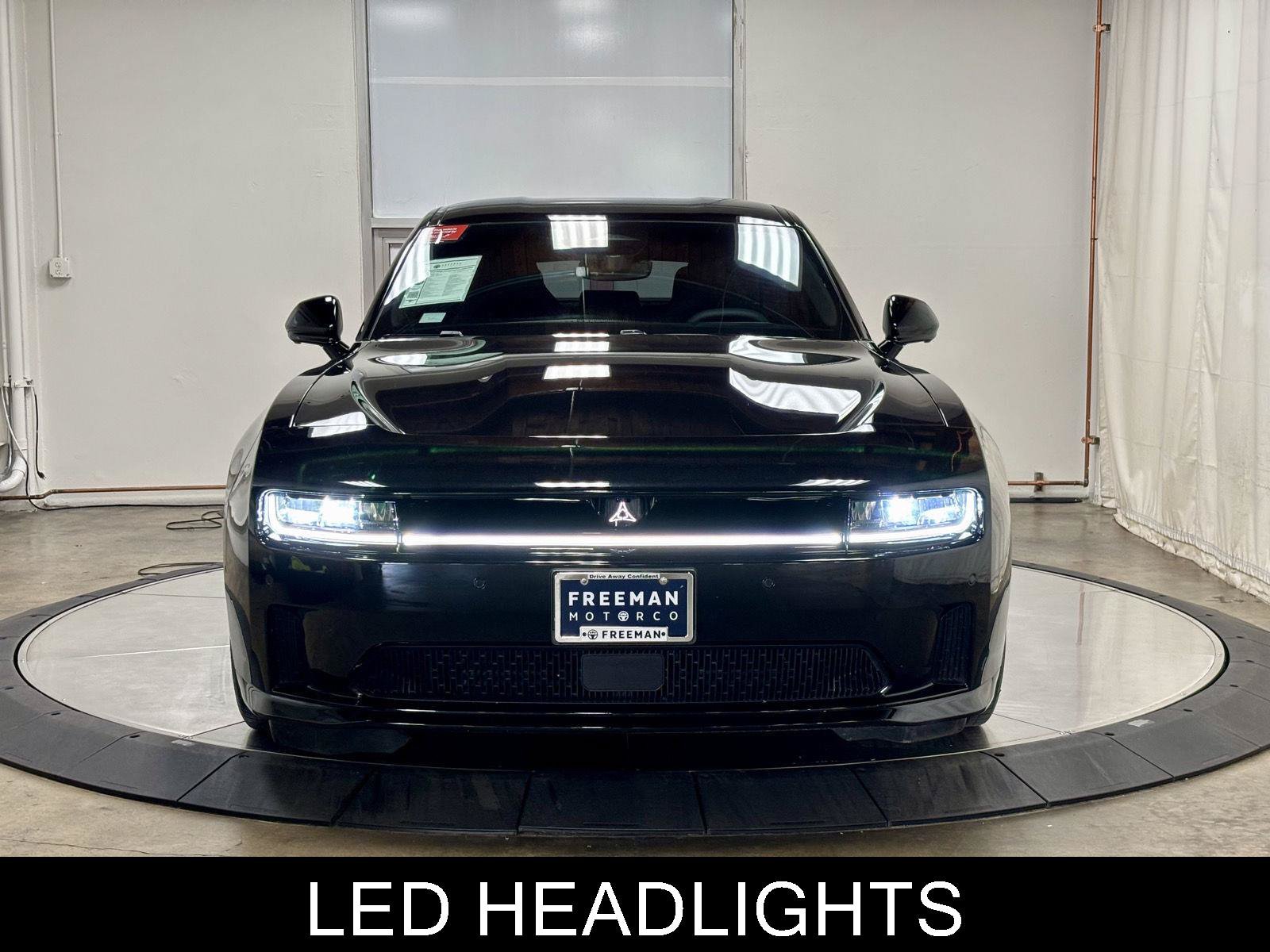 Used 2024 Dodge Charger Daytona Scat Pack w/ Plus Group AWD/4WD image 3