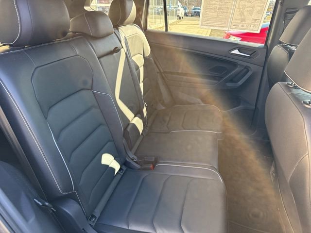 Used 2021 Volkswagen Tiguan SEL Premium R-Line image 13