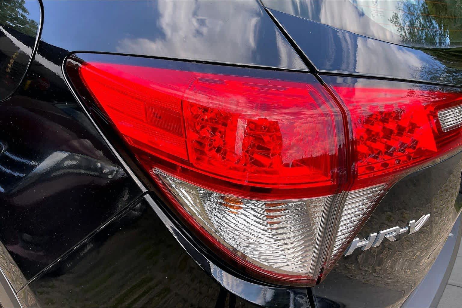 Used 2019 Honda HR-V LX image 28