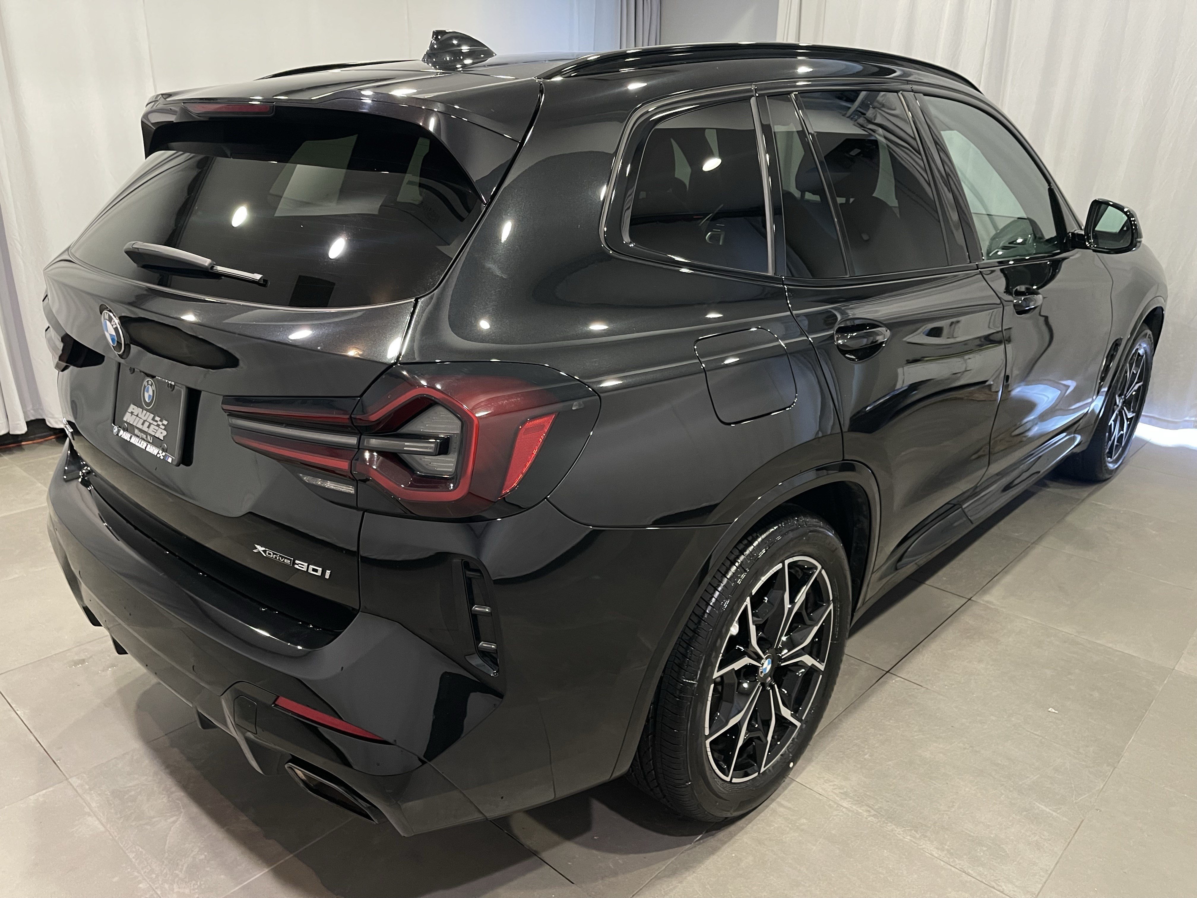 Certified 2024 BMW X3 xDrive30i w/ M Sport Package AWD/4WD image 6