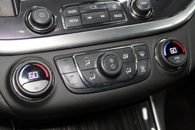 Used 2017 Chevrolet Impala LT FWD image 18